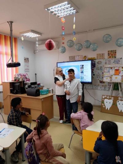 Празник на медицинската сестра с учениците от 2 "Б" клас и 3 "А" ПДГ - Изображение 6