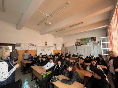 Лекция-дискусия на тема: Ранни бракове - Изображение 1