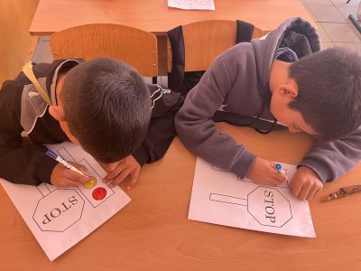 Интерактивна викторина по безопасност на движението по пътищата (БДП) с участието на ученици от петите класове. - Изображение 7