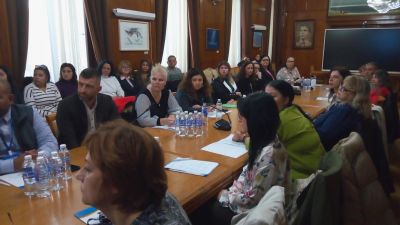 Работна среща организирана от Община Бургас и посветена на превенцията на ранните бракове и ранните раждания сред подрастващите - Изображение 2