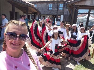 Участие на ОУ " Христо Ботев", кв. Победа във Фестивал "Етносфера" на Остров Света Анастасия  - Изображение 4