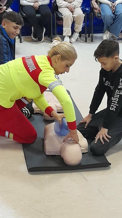Проведено обучение по първа помощ за учениците от 6. клас - ОУ Христо Ботев - Бургас, Победа