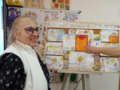Празник на медицинската сестра с учениците от 2 "Б" клас и 3 "А" ПДГ - ОУ Христо Ботев - Бургас, Победа