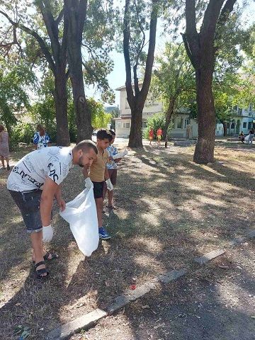 Участие на децата от клуб "Мисли и живей екологично" в Националната инициатива "Да изчистим България заедно" - ОУ Христо Ботев - Бургас, Победа
