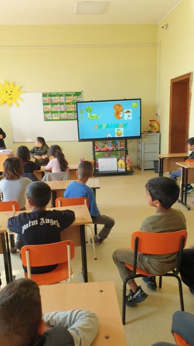 ЗАНЯТИЕ ПОСВЕТЕНО НА ВИТАМИНИТЕ И ЗДРАВОСЛОВНОТО ХРАНЕНЕ -1 "в" и 1 "г" клас - ОУ Христо Ботев - Бургас, Победа
